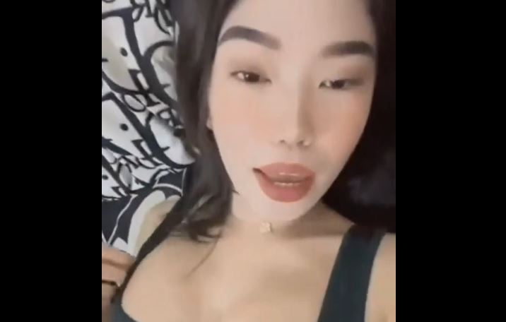 Ganito mag pakita ng burat subrang lapit sa camera